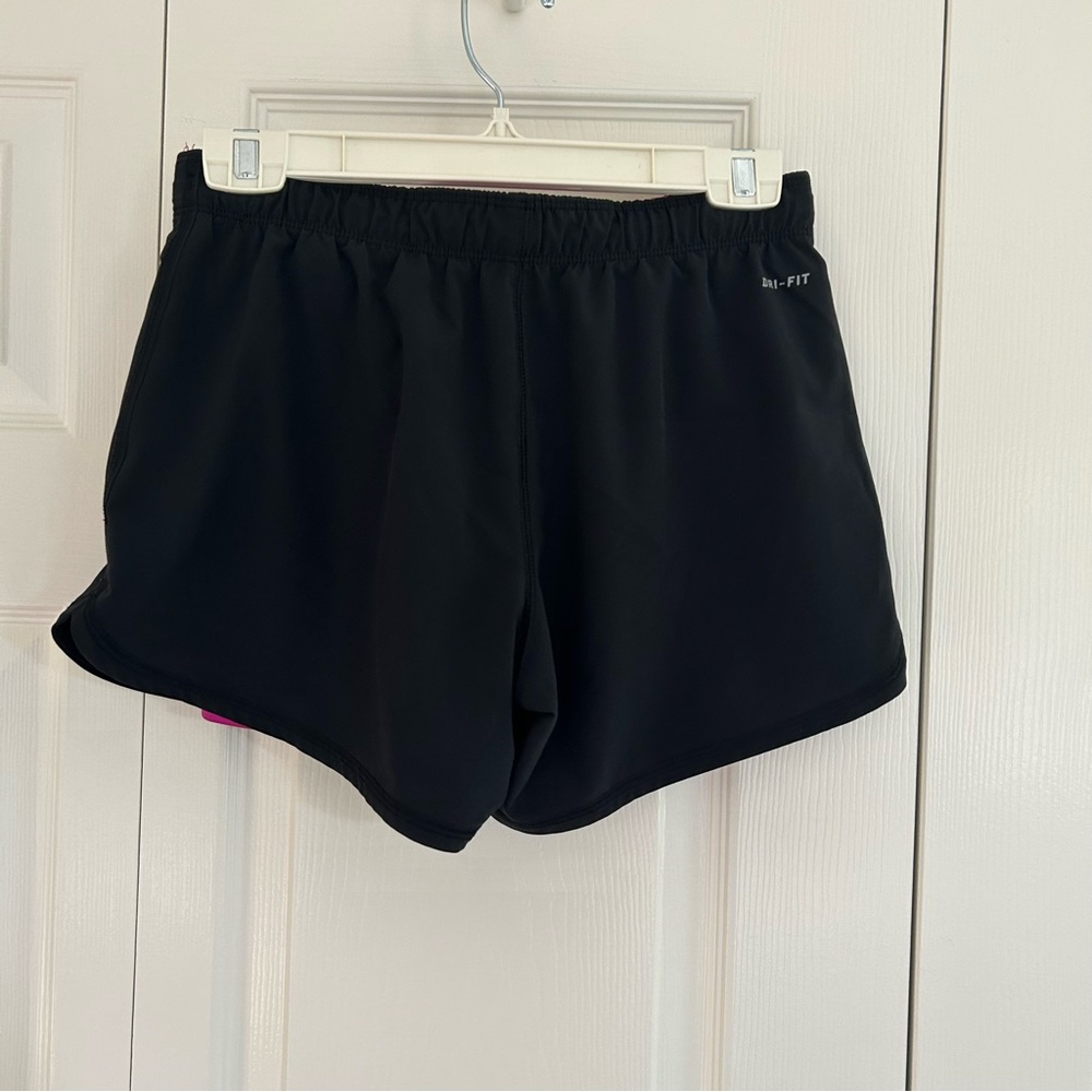 Nike Women’s Dri-Fit running shorts with built-in liner - Picture 5 of 6